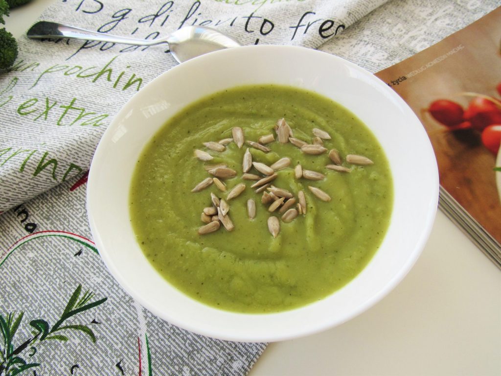 Zupa krem z brokułów i zielonego groszku